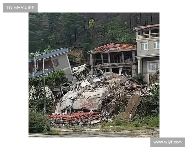 福建上杭山体滑坡事故致失联,亲属发声盼加快救援进展 福建上杭山体滑坡事故致失联,亲属发声盼加快救援进展