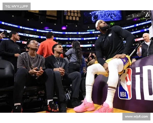 詹姆斯亲承陪布朗尼征战NBA:只要他在哪,我就在哪(詹姆斯教训布朗尼) 詹姆斯亲承陪布朗尼征战NBA:只要他在哪,我就在哪(詹姆斯教训布朗尼)