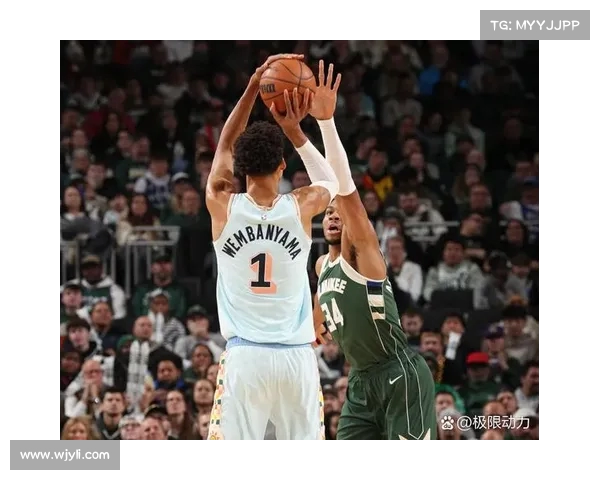 雄鹿队强势反弹，轻松拿下三连胜