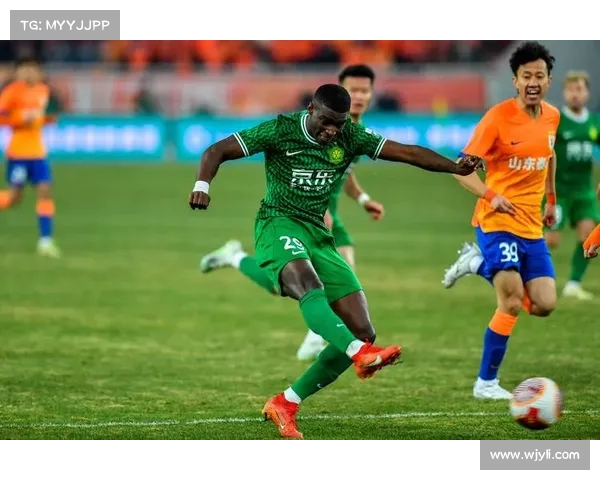 青岛队与广州队上演进球大战，最终以平局收场